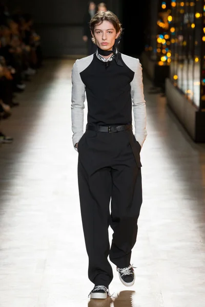 Look 8